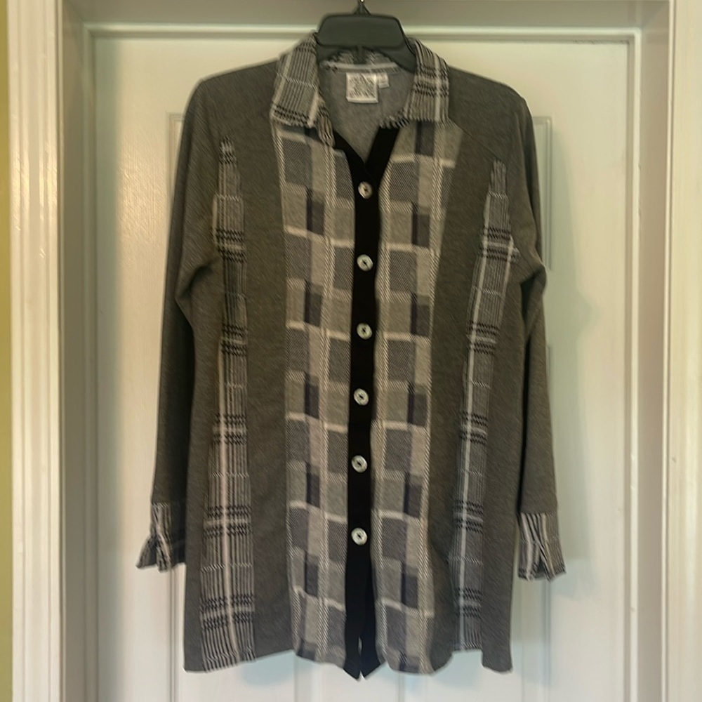 Parsley & Sage - button up shirt jacket - grays, white & black - size M